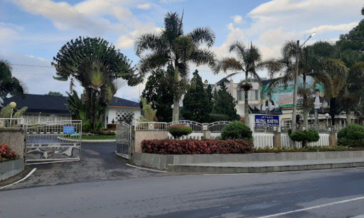 Alamat Menuju Istana Bung Hatta