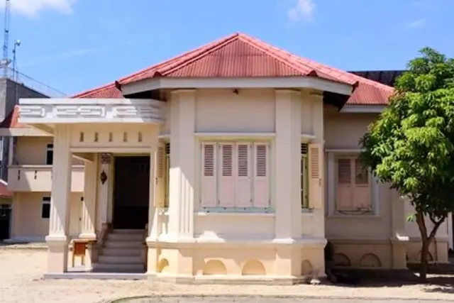 Alamat dan Harga Tiket Istana Hinggap Sultan Siak