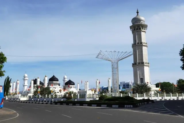 Alamat dan Harga Tiket di Masjid Raya Baiturrahman