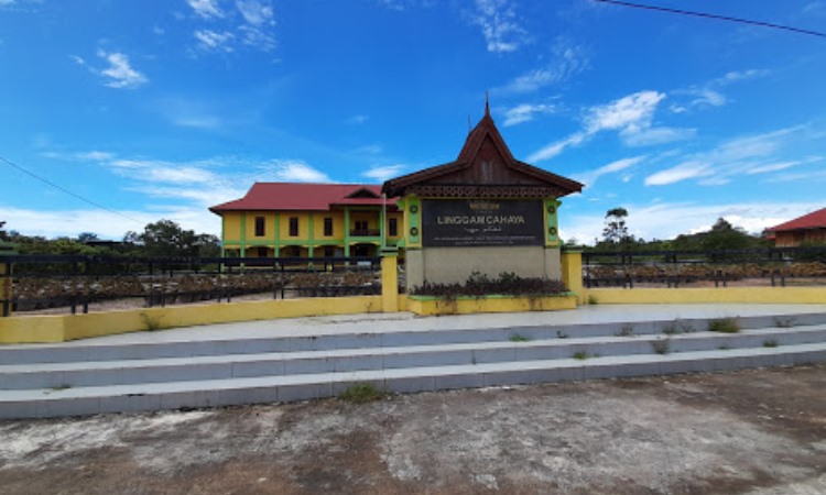 Harga Tiket Masuk Musem Linngam Cahaya