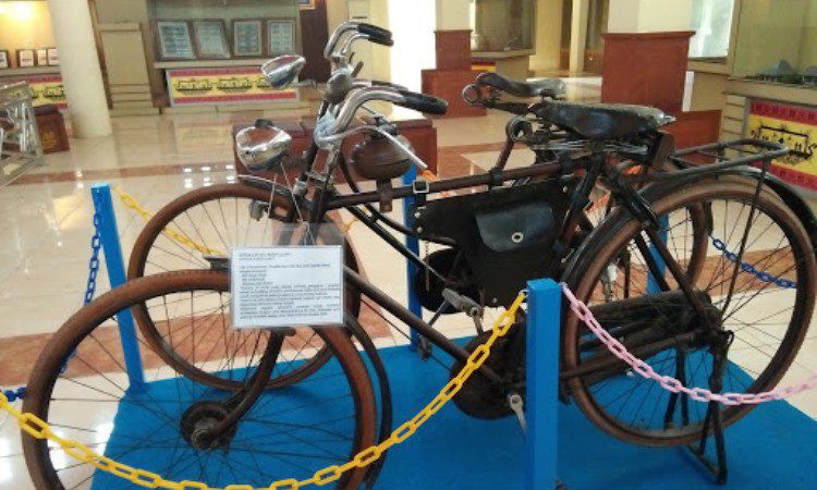 Koleksi di Museum Transmigrasi