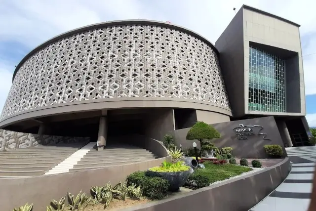 Museum Tsunami di Aceh