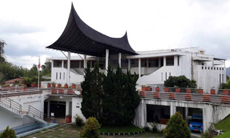 Objek Wisata Terdekat dari Istana Bung Hatta