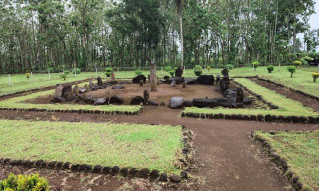 Sejarah Taman Purbakala Pugung Raharjo