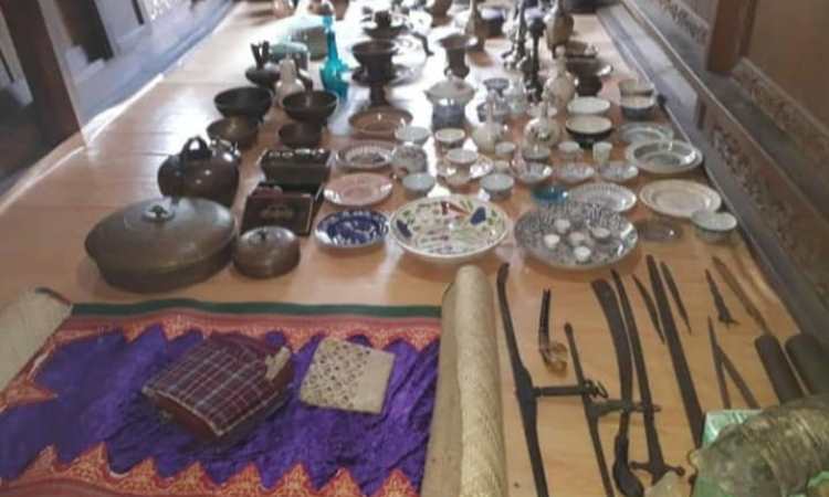 Koleksi Museum Kandil Kemilau Emas