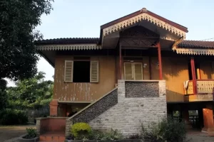 Alamat Istana Negeri Padang