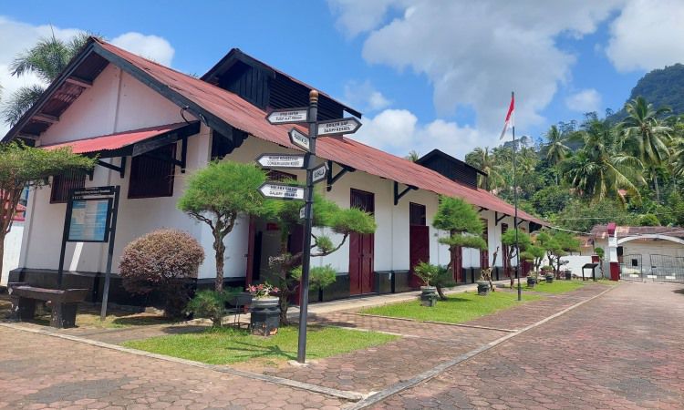 Alamat Museum Goedang Ransoem