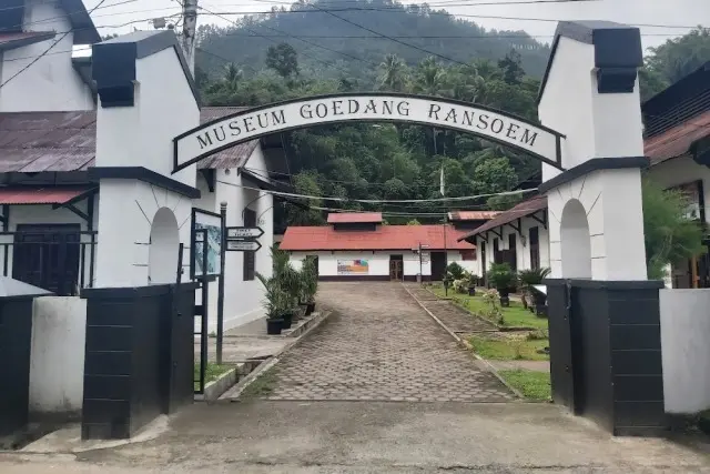 Alamat Museum Goedang Ransoem
