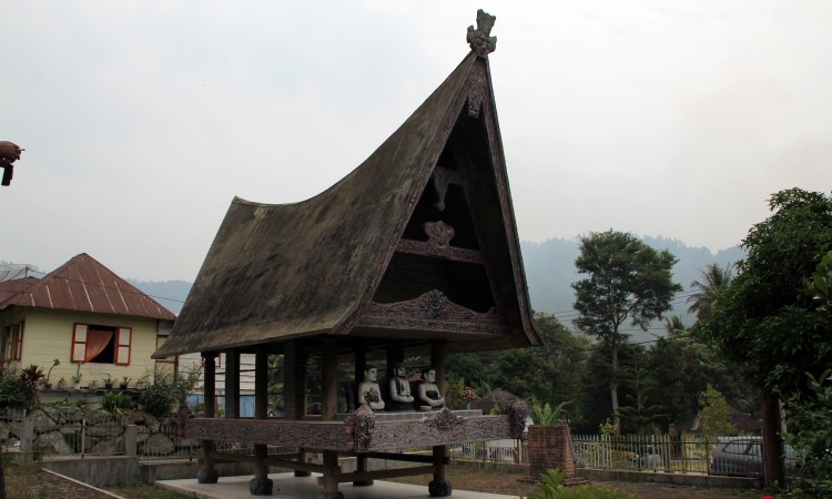 Koleksi Istana Raja Sisingamangaraja