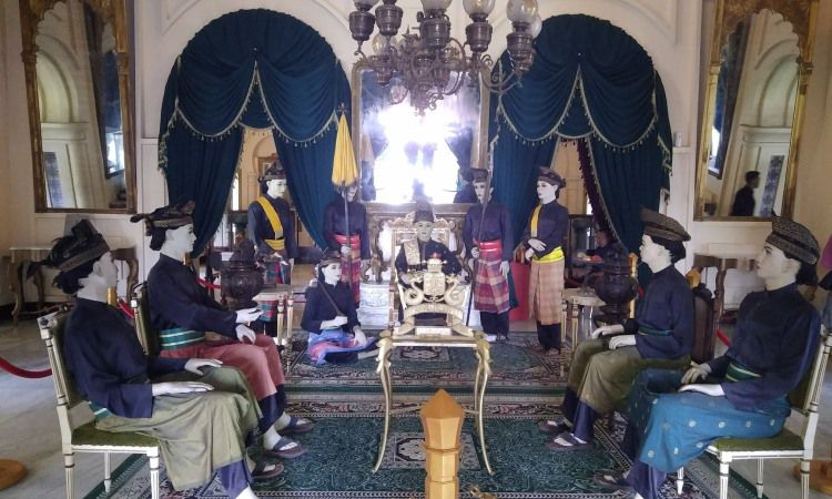 Koleksi Museum Sultan Syarif Kasim