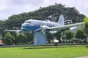Aktivitas Menarik Monumen Pesawat Seulawah RI 001