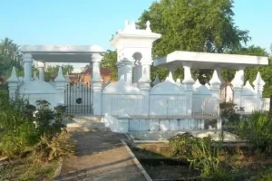 Daya Tarik Makam Sentot Ali Basya