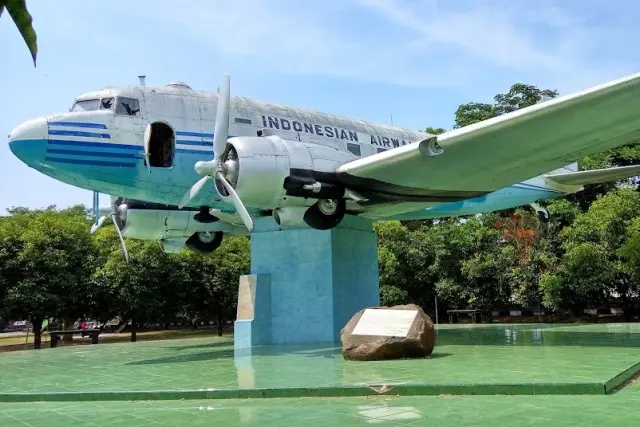 Fasilitas Monumen Pesawat Seulawah RI 001