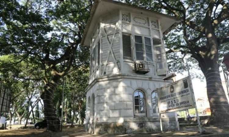 Fasilitas Sentral Telepon Militer Belanda