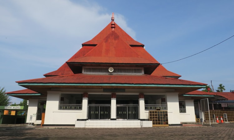 Masjid Jamik Bengkulu - Sejarah, Daya Tarik, Lokasi & Ragam Aktivitas