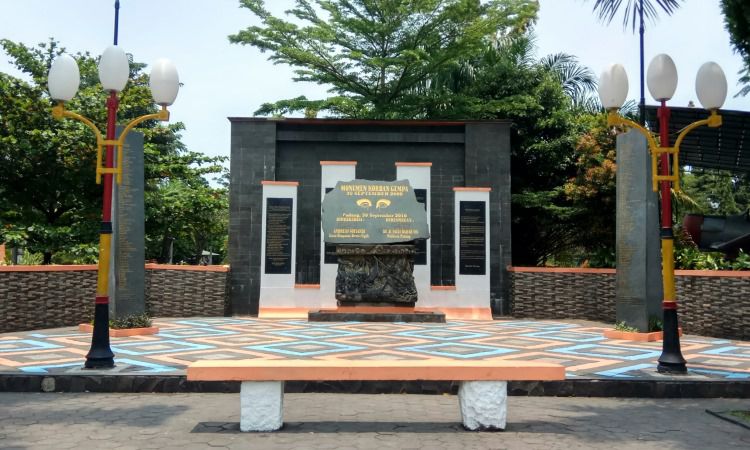 Tugu Gempa Padang - Sejarah, Lokasi & Ragam Aktivitas
