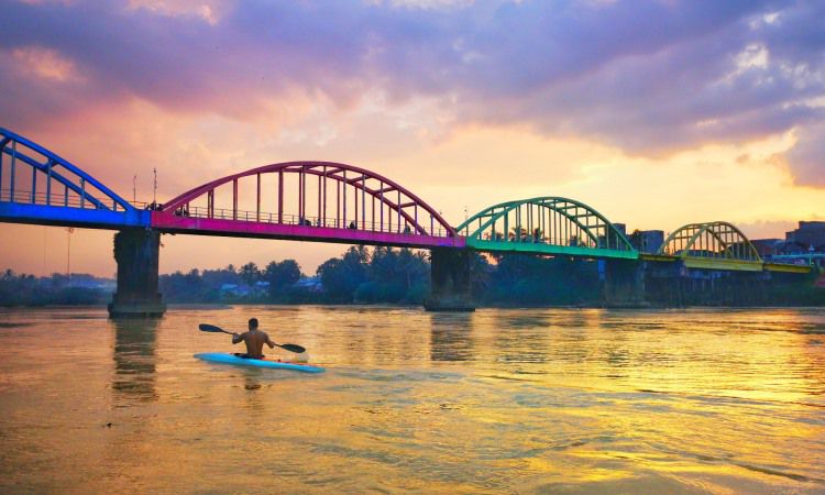 Aktivitas Jembatan Beatrix