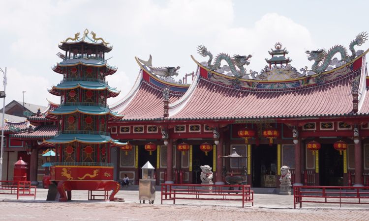 Kelenteng Gunung Timur