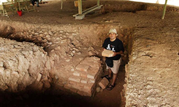 Aktivitas Candi Bukik Awang Maombiak