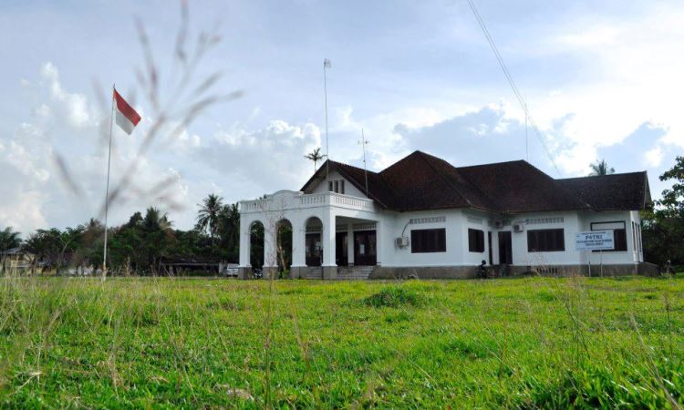Aktivitas Istana Karang