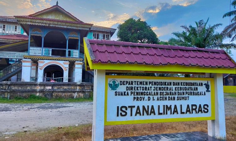 Alamat Istana Niat Lima Laras