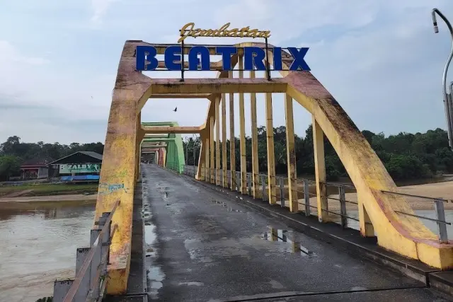 Alamat Wisata Jembatan Beatrix