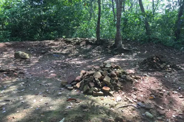 Fasilitas Candi Lesung Batu