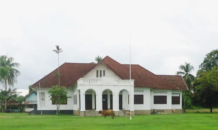 Fasilitas Istana Karang
