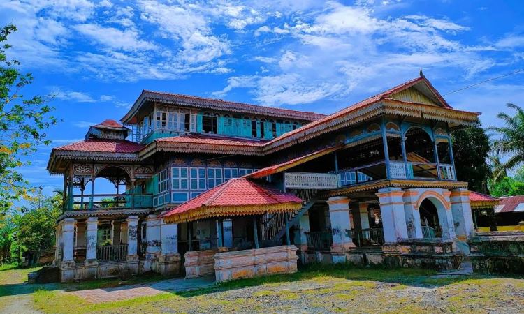 Sejarah Lain Istana Niat Lima Laras