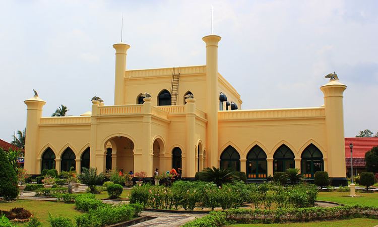 7 Tempat Bersejarah di Riau yang Menarik Dikunjungi