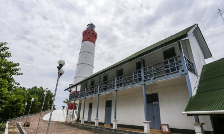 Fasilitas Mercusuar Willem's Toren III