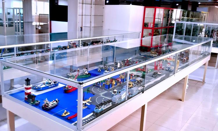 Alamat Museum Koleksi Galeri Raz