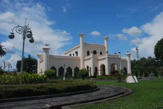 Alamat Istana Siak Sri Indrapura