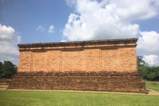 Fasilitas Candi Gumpung