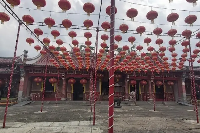 Aktivitas Menarik di Vihara Gunung Timur