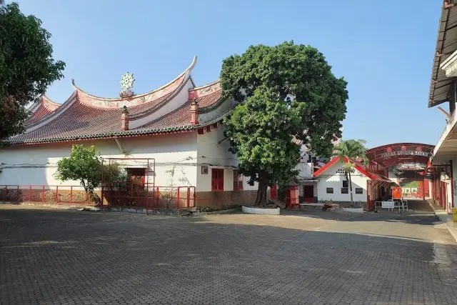 Alamat Vihara Gunung Timur