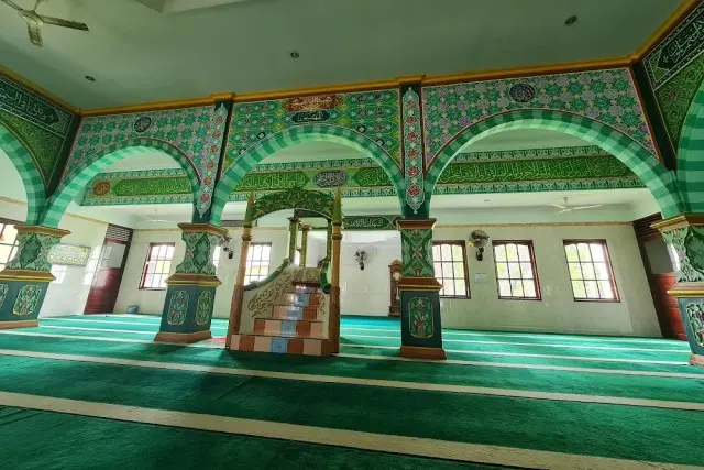 Daya Tarik Masjid Raya Syekh Burhanuddin