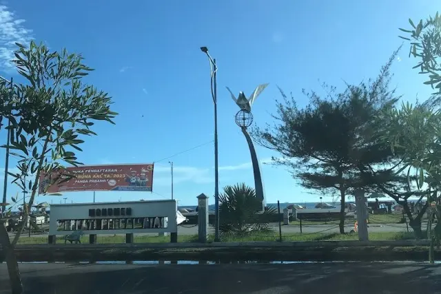 Fasilitas di Monumen Merpati Perdamaian