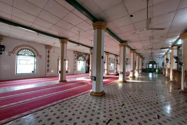 Fasilitas Masjid Raya Ganting Padang