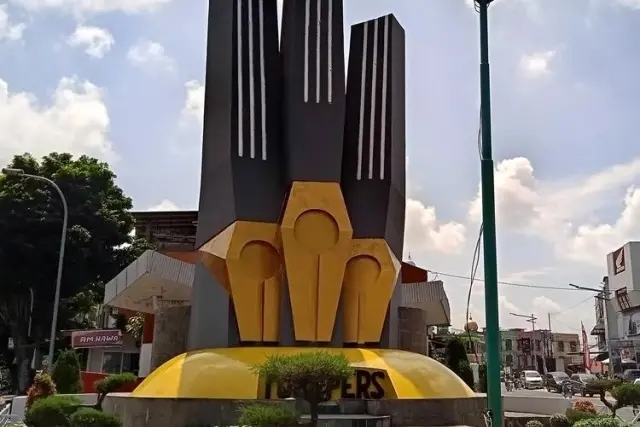 Daya Tarik Tugu Pers Jambi