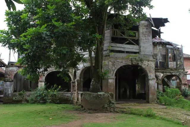 Daya Tarik Rumah Batu Olak Kemang