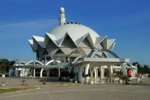 Daya Tarik Masjid Agung Sergai