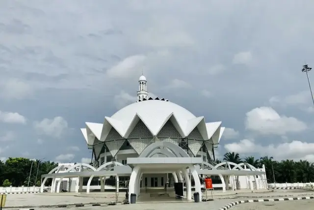 Fasilitas Masjid Agung Sergai