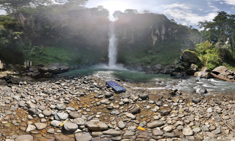 Air Terjun Putri Malu