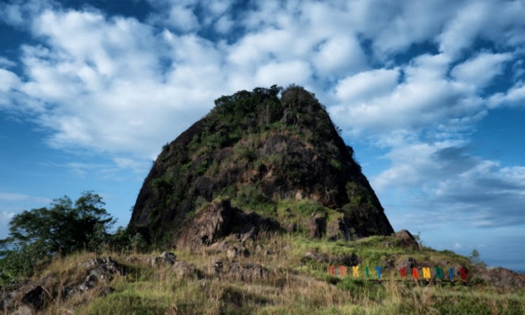 Wisata di Bengkulu, Bukit Batu Kandis