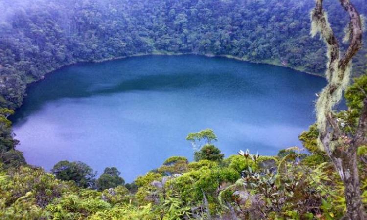 Danau Kumbang