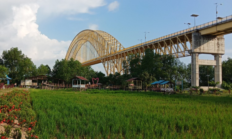 Jembatan Teluk Mesjid