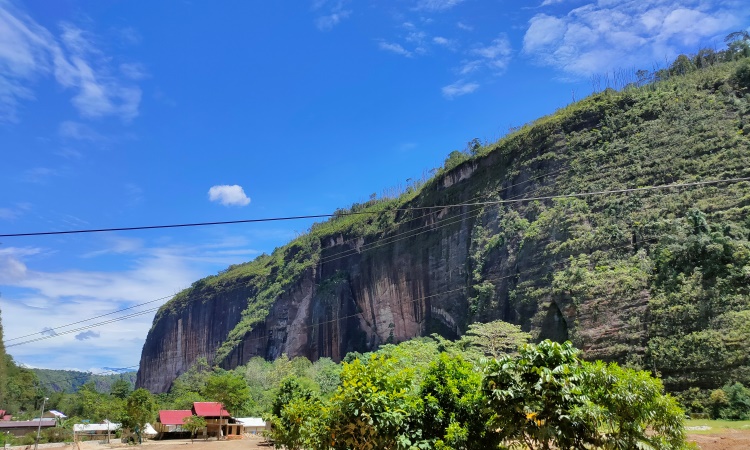 Lembah Anai dan Lembah Harau