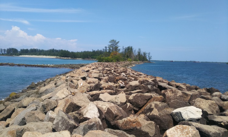 Pantai Lentera Merah