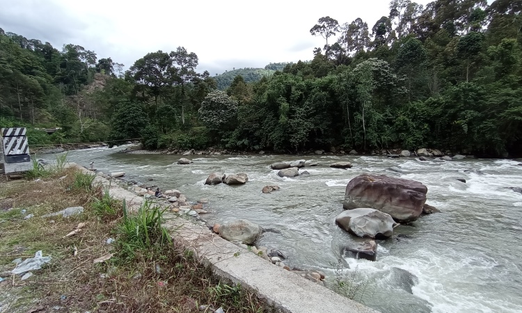 Arung Jeram Sungai Manna